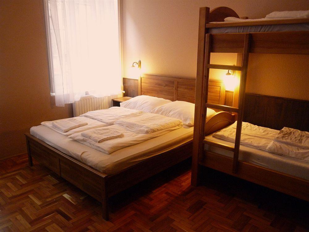 Corvin Point Rooms And Apartments Budapest Luaran gambar
