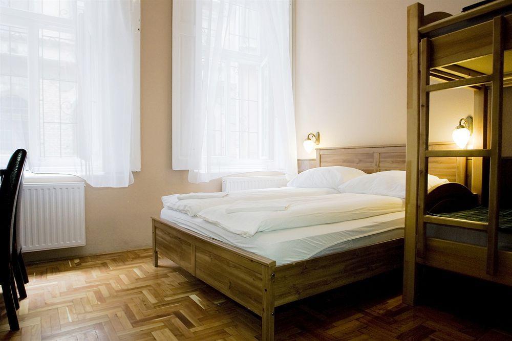 Corvin Point Rooms And Apartments Budapest Luaran gambar