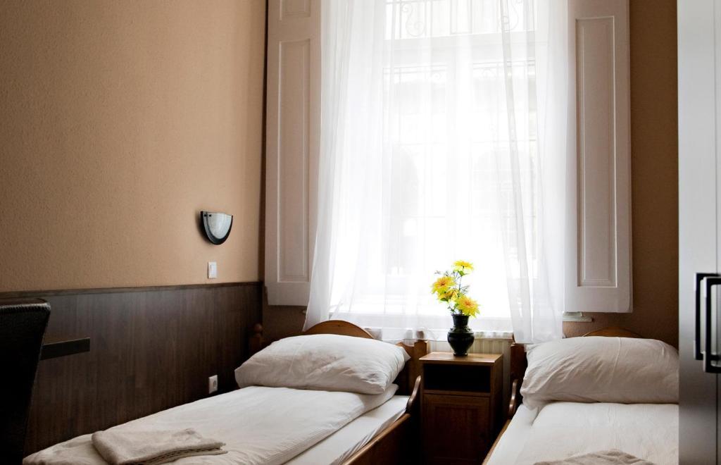Corvin Point Rooms And Apartments Budapest Bilik gambar