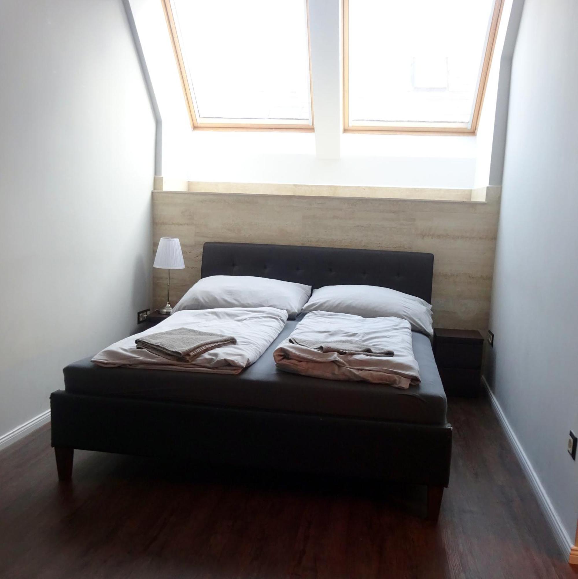 Corvin Point Rooms And Apartments Budapest Luaran gambar