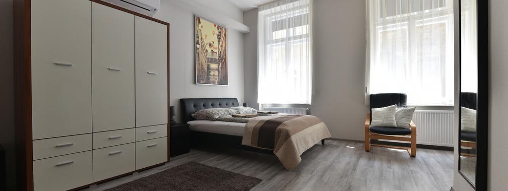 Corvin Point Rooms And Apartments Budapest Luaran gambar