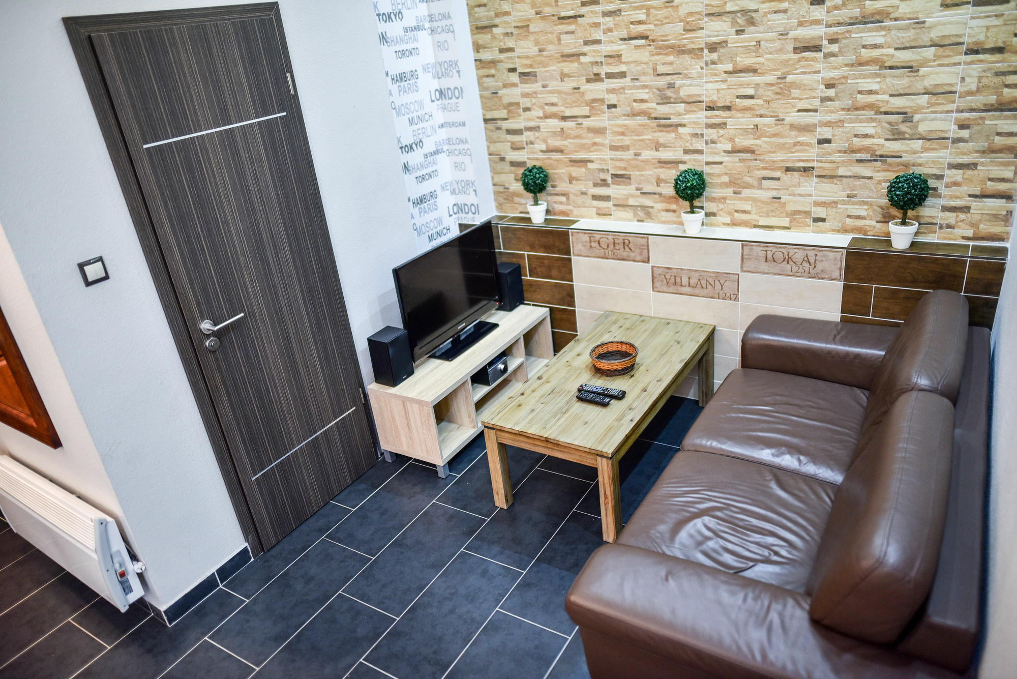 Corvin Point Rooms And Apartments Budapest Luaran gambar